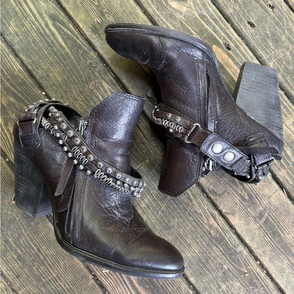 DOLCE VITA OPEN BACK STRAP BOOT - Picture 4 of 5